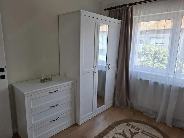 Apartament cu 3 camere decomandat în Favorit