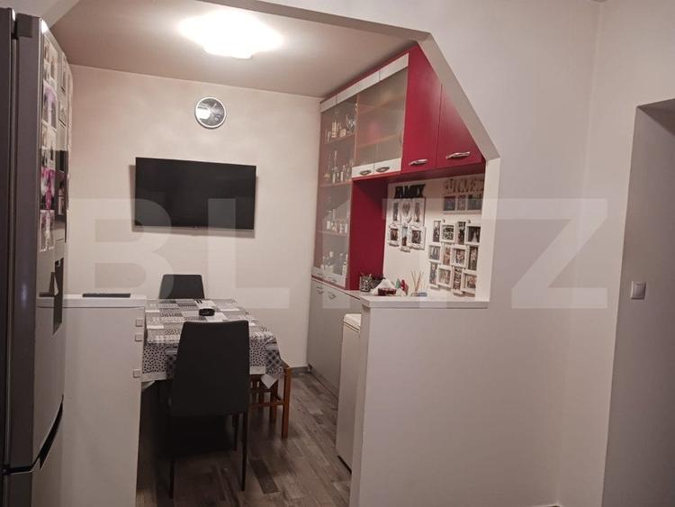 Apartament cu 3 camere semidecomandat, mobilat în Traian