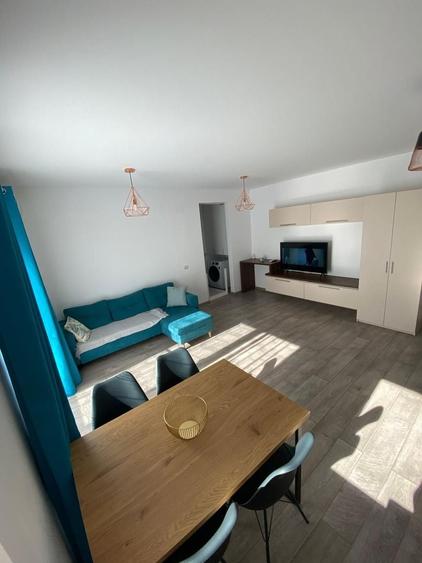 Apartament cu 2 camere semidecomandat, mobilat în Giroc