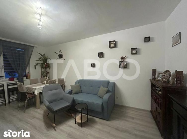 Apartament cu 3 camere semidecomandat, mobilat în Șelimbăr — fotografia 2