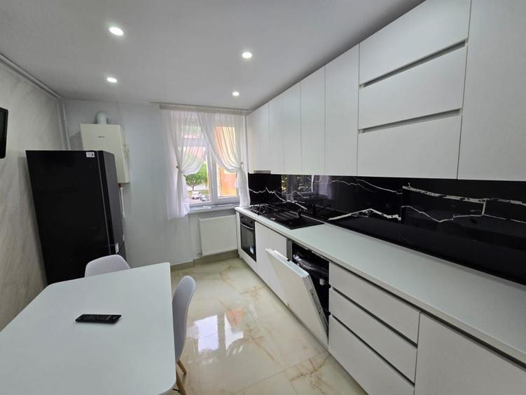 Apartament cu 2 camere decomandat în Mărăței