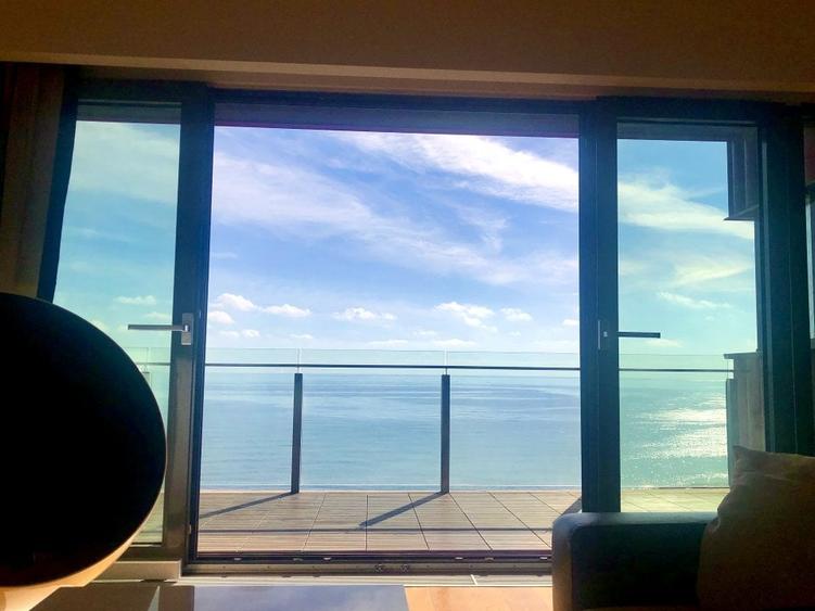 Apartament cu 3 camere decomandat în Faleza Nord