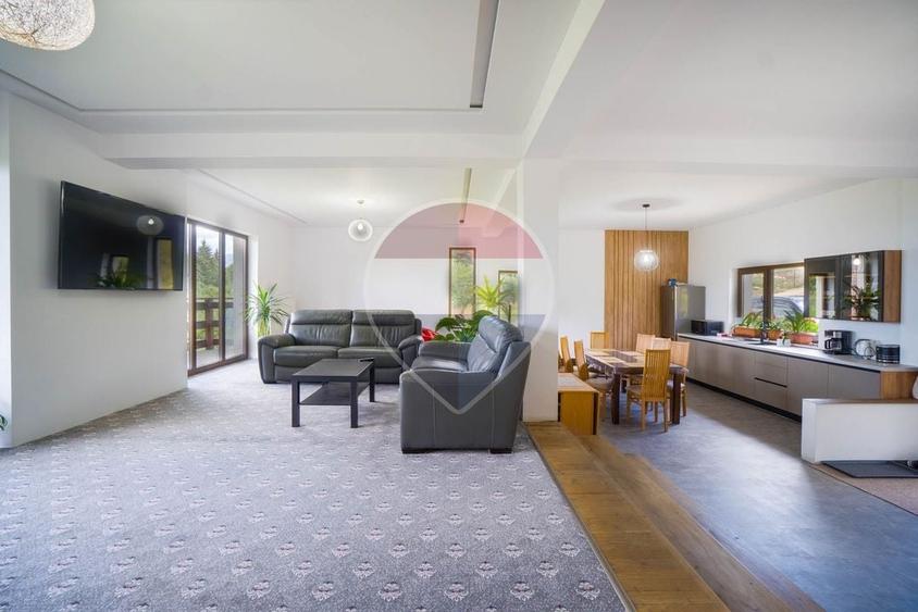 Hotel/Pensiune, de 408 mp, în Fundata