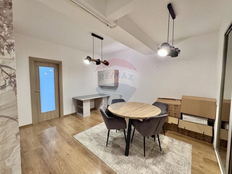 Apartament cu 4 camere decomandat, mobilat în Sebastian
