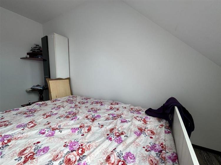 Apartament cu 3 camere semidecomandat, mobilat în Central
