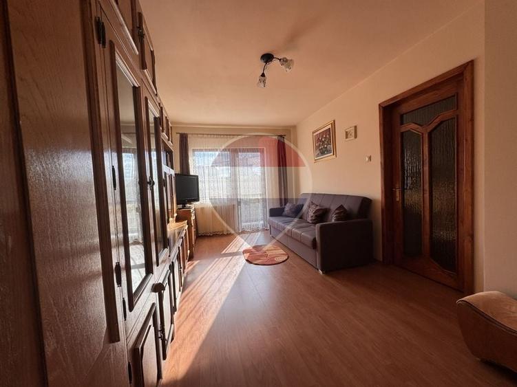 Casă individuală cu 6 camere cu Teren 268 Mp în Între Lacuri