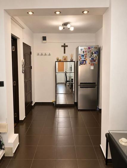 Apartament cu 3 camere decomandat în Lipovei