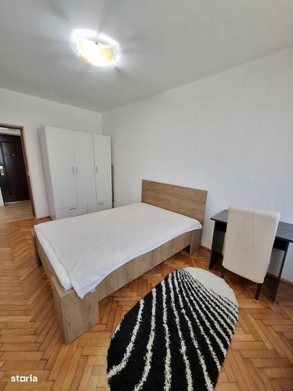 Apartament cu 3 camere decomandat în Gruia