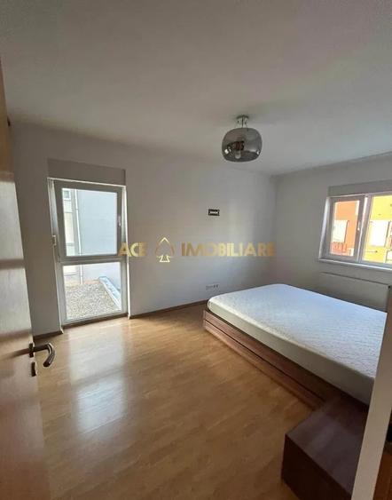 Apartament cu 3 camere semidecomandat, mobilat în Chitila