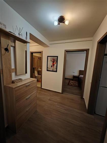 Apartament cu 2 camere decomandat, mobilat în Tractorul