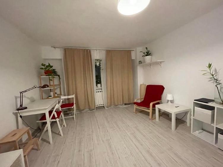 Garsonieră decomandată, mobilată în Nerva Traian