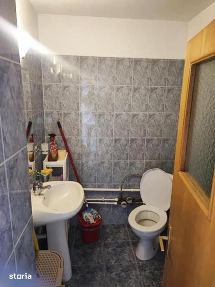 Apartament cu 3 camere semidecomandat în Pantelimon