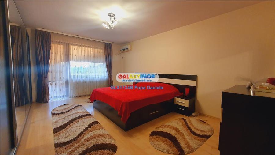Casă cu 7 camere cu Teren 900 Mp în Dobroești