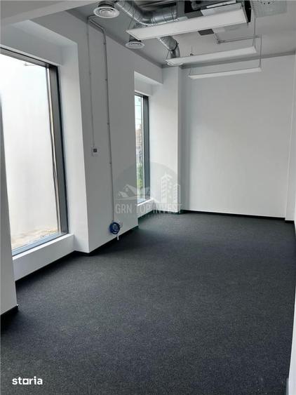 Spațiu comercial, de 200 mp, în Central