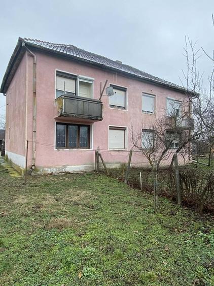 Casă cu 2 camere cu Teren 500 Mp în Mocrea