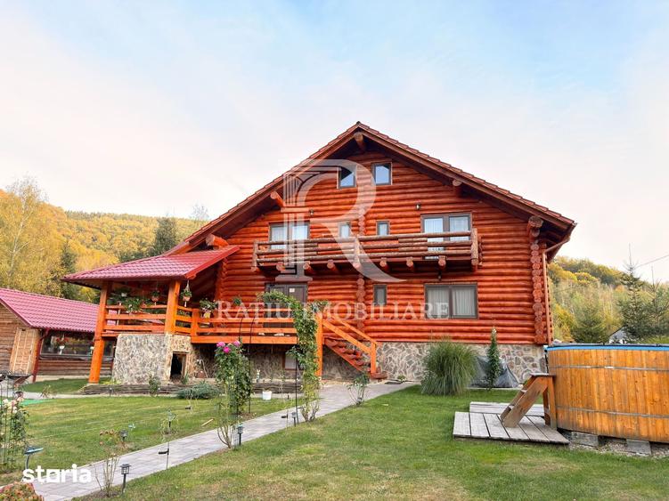 Casă cu 8 camere cu Teren 1546 Mp în Bulz