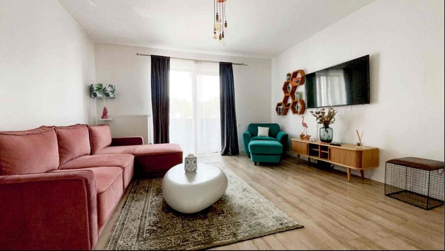 Apartament cu 2 camere semidecomandat, mobilat în Bună Ziua