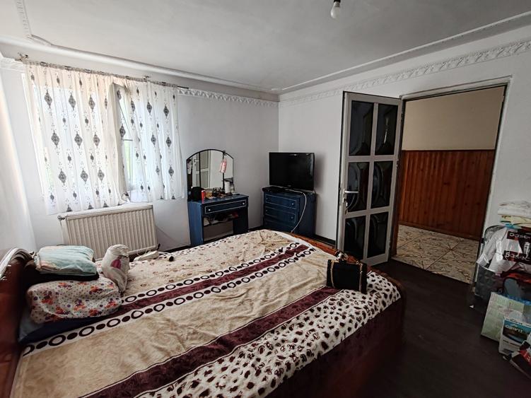 Apartament cu 6 camere decomandat, mobilat în Central