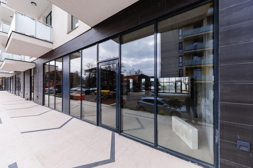Spațiu comercial, de 137.19000244141 mp, în Central