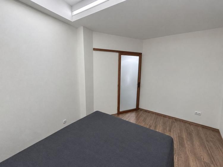 Apartament cu 2 camere semidecomandat, mobilat în Calea Victoriei
