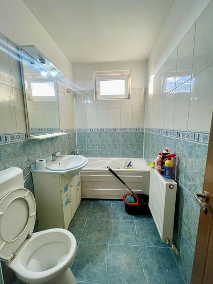 Apartament cu 3 camere semidecomandat în Mihail Kogălniceanu