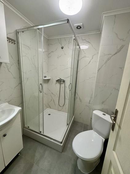 Apartament cu 3 camere decomandat în Bucșinescu