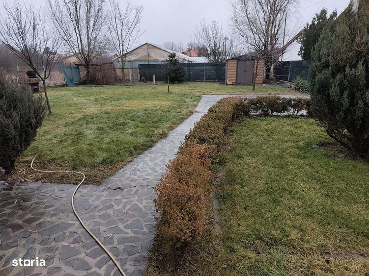 Casă cu 4 camere cu Teren 560 Mp în Joița