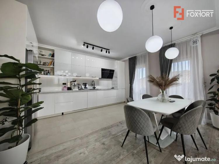Apartament cu 3 camere decomandat în Girocului