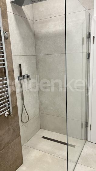Casă individuală cu 7 camere cu Piscina în Iancu Nicolae