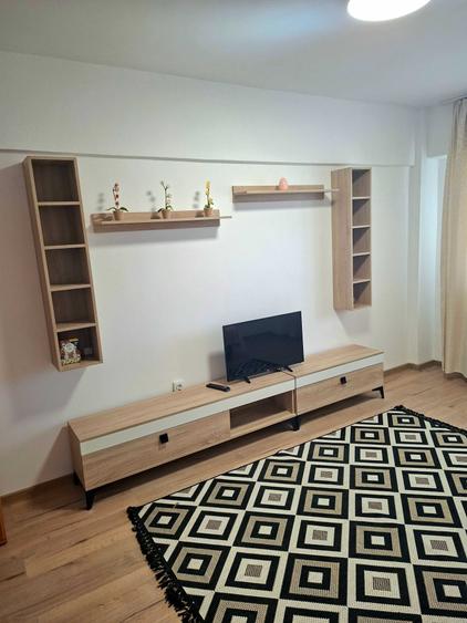 Apartament cu 2 camere decomandat în Soarelui
