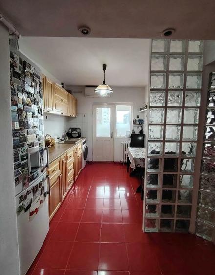 Apartament cu 3 camere decomandat în Dacia