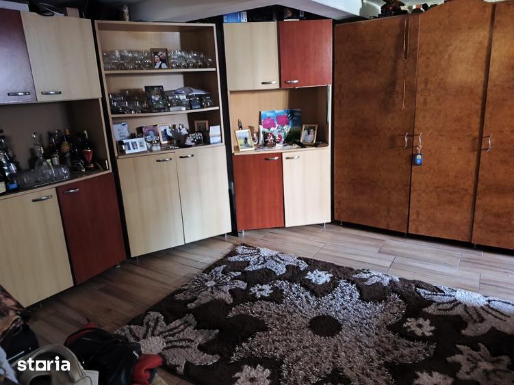 De vanzare casa cu etaj , zona Top Med si Nova Vita - 1