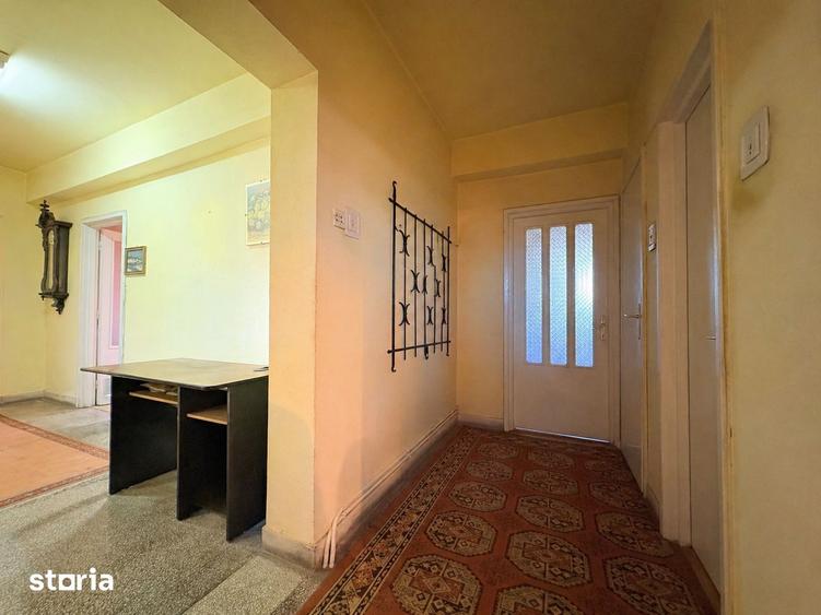 Apartament cu 4 camere, mobilat în Central