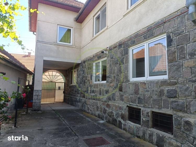 Casă cu 5 camere cu Piscina în Central