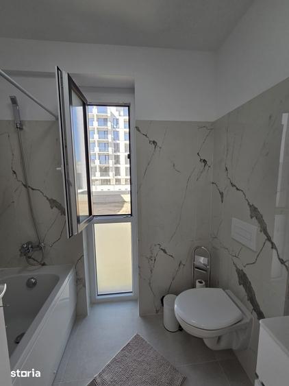 Apartament cu 3 camere, mobilat în Est