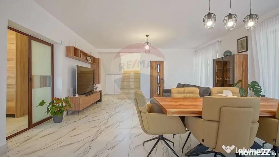 Casă cu 5 camere cu Teren 630 Mp în Hărman