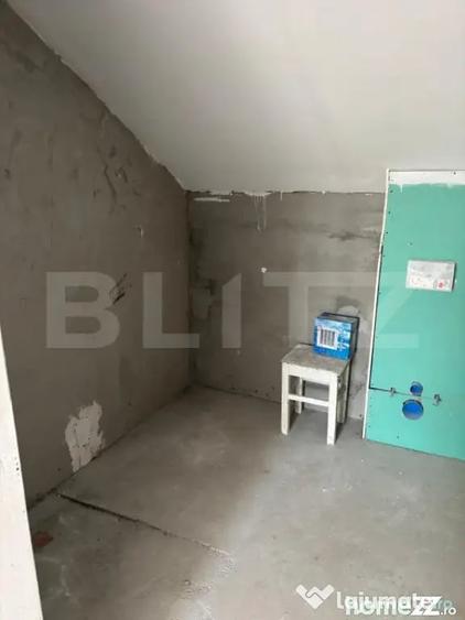 Casă cu 7 camere cu Teren 900 Mp în Central