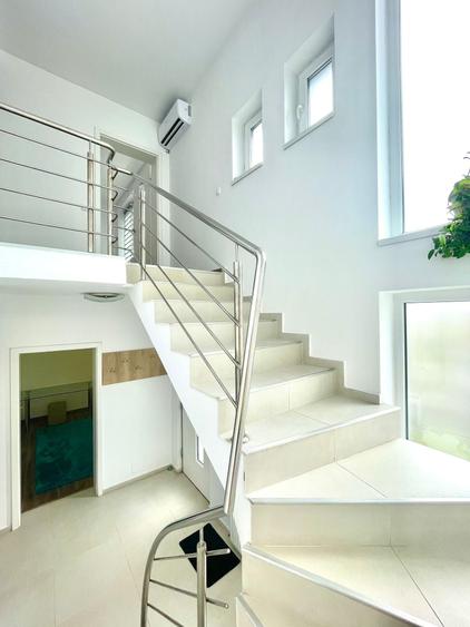 Duplex cu 5 camere cu Canalizare în Iris
