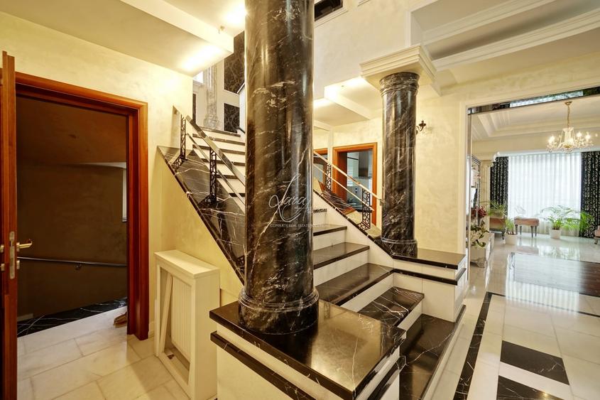 Casă individuală cu 14 camere cu Canalizare în Herăstrău