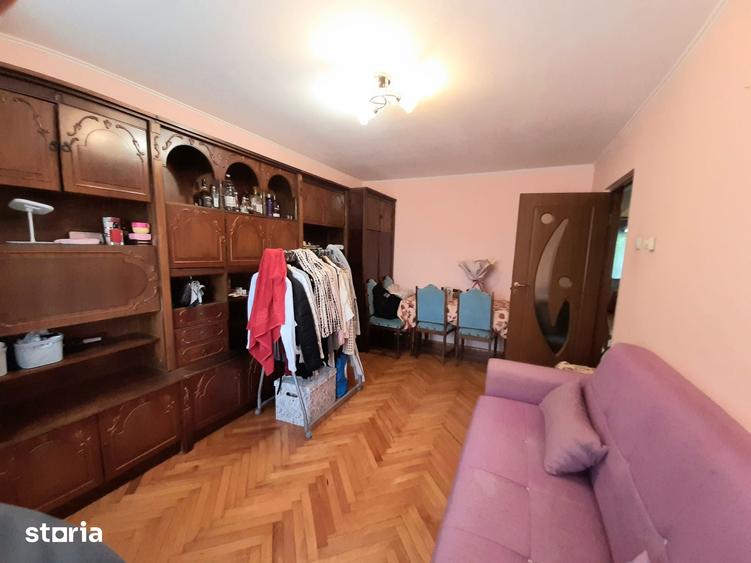 Apartament cu 3 camere decomandat în Micro 17