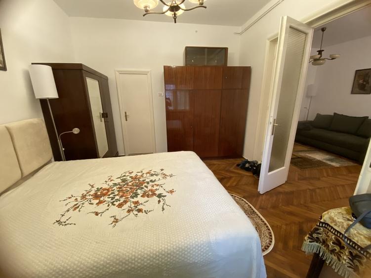 Apartament cu 3 camere semidecomandat, mobilat în Gara de Nord