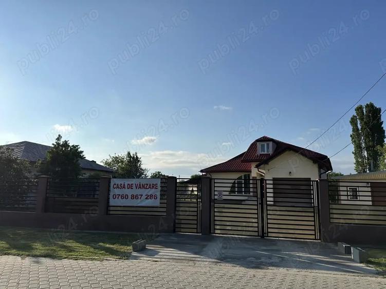 Casă cu 5 camere în Florești