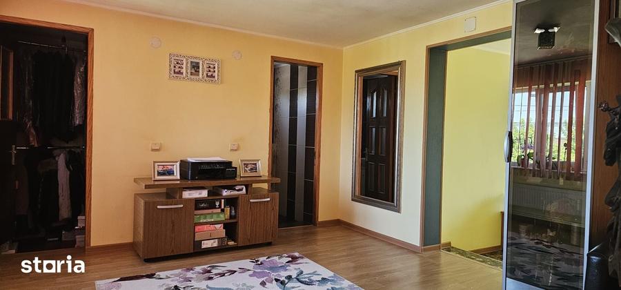 Casa cu 4 camere ?i curte, gata de utilizare - 3