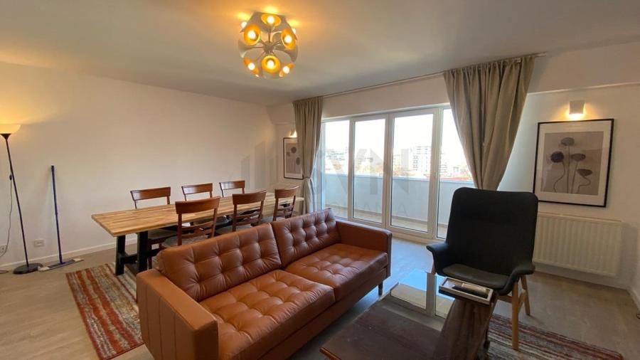 Apartament cu 3 camere decomandat, mobilat în P-ța Alba Iulia
