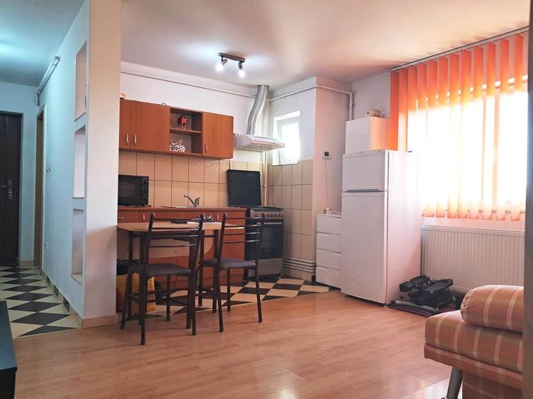 Apartament cu 2 camere semidecomandat în Mihai Viteazul