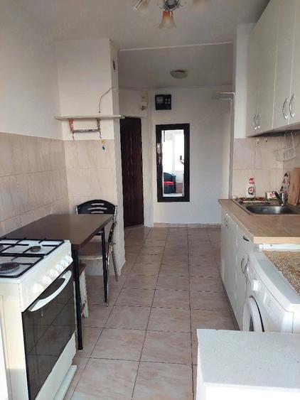 Apartament cu 2 camere decomandat în Titan