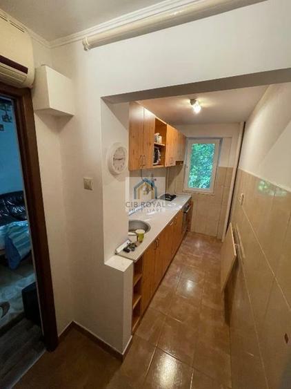 Apartament cu 2 camere decomandat în Victoriei