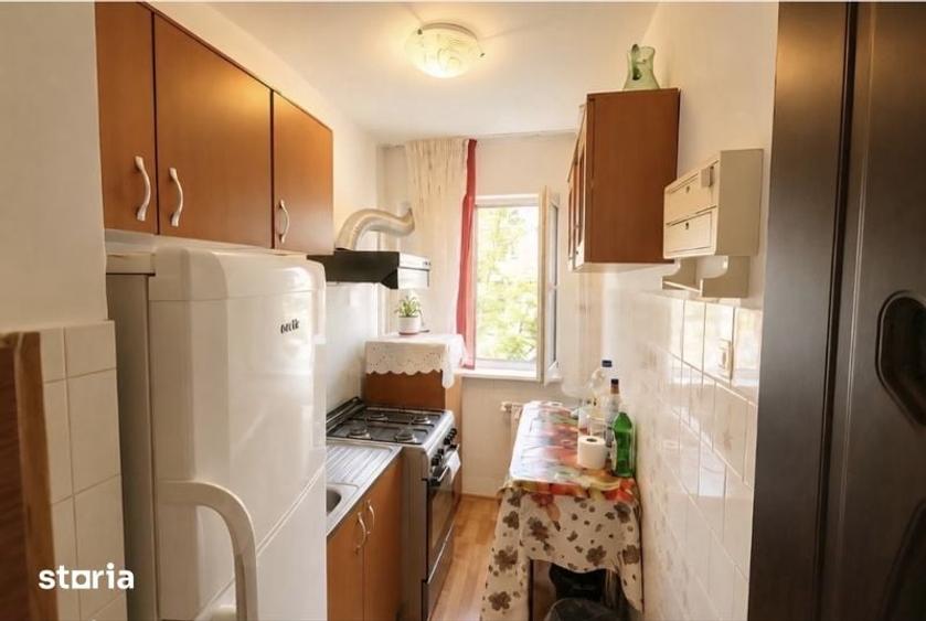 Apartament cu 3 camere semidecomandat în Gării