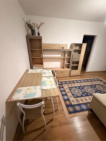 Apartament cu 2 camere semidecomandat în Medicină