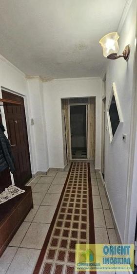Apartament cu 2 camere decomandat în Poarta 6